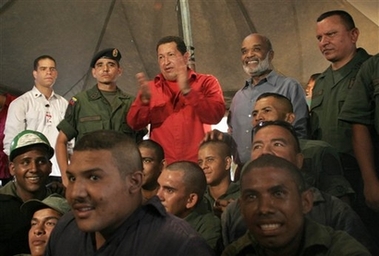 chavez haiti 1.jpg (75875 bytes)