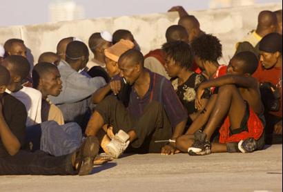 haitian boat people 24.jpg (21125 bytes)