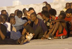 haitian boat people 25.jpg (12950 bytes)
