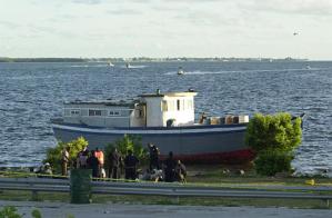 haitian boat people 28.jpg (11932 bytes)