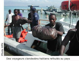 haitian refugees nov 27, 2002.jpg (33874 bytes)