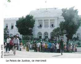 haitians demanding justice.jpg (28600 bytes)