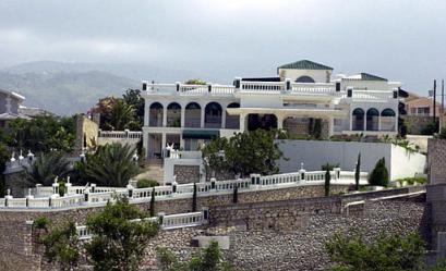haiti mansion jacques drug haitian kingpin luxury petionville prince port au ultra prison des 2003 life miamiherald colombian beaudoin wehaitians