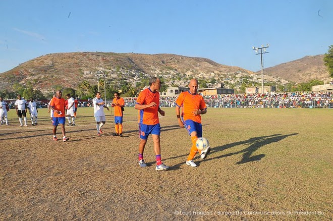 micky playing footbal