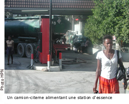 no gas in haiti 1.jpg (33201 bytes)