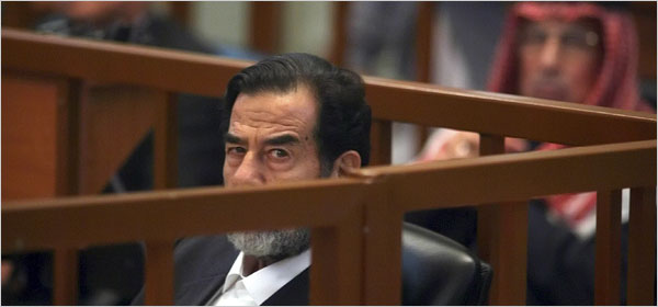 saddam caged.jpg (26497 bytes)