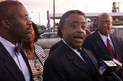 sharpton boat people 2.jpg (19706 bytes)